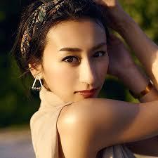 浅田舞がスケートショーで乳房見えの過激演出