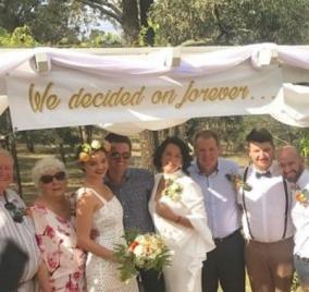 ミランダカーの弟がゲイ結婚