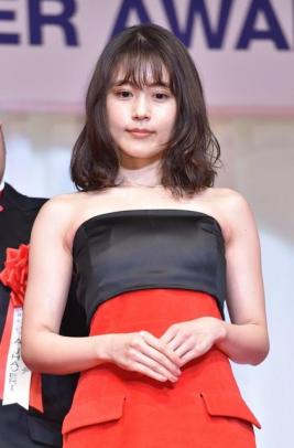 有村架純の脇肉が、もはやこぼれた横乳と話題