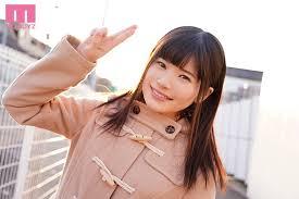 地下アイドル「pussy3」藤井林檎AVデビュー