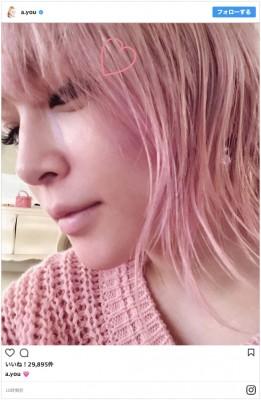 浜崎あゆみがピンクに染髪するも加工が酷すぎると話題