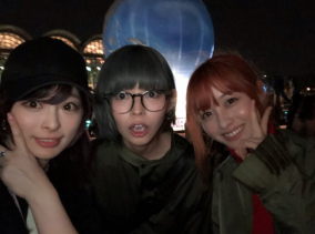 きゃりー＆橋本環奈＆最上もが、修正しすぎのTDSショットが話題