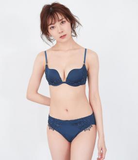 元NMB48渡辺美優紀がピーチジョンに下着で登場、寄せ上げが酷いと話題