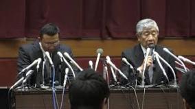 悪質タックル会見・司会のお爺さんがヤバ過ぎると話題