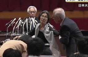 日大学長の会見早々、マジキチ婆が乱入し強制退場