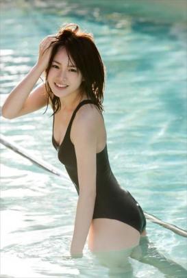 藤原令子(21)のグラビアが妙にエロかった件　【9枚】