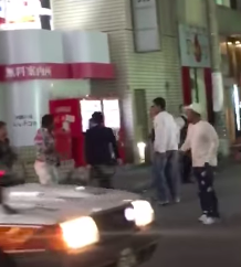 海老蔵事件の伊藤リオンが沖縄で乱闘、無敵すぎる動画拡散