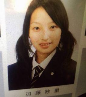 加藤紗里のJK卒アルが可愛いと話題