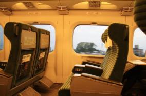 満員の新幹線で指定席をとっていなくても座れる謎の席