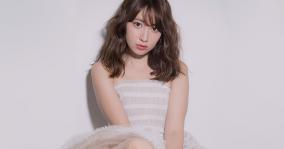 DMMピックアップ宮本社長と熱愛、こじはる腹肉がヤバいと話題