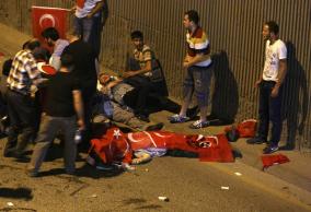 トルコで戦車が民間人轢き殺していく動画が話題