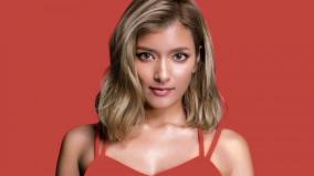 ローラがインスタに載せた攻めるお尻画像が話題