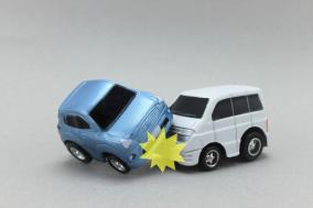 クリニック 自動車保険会社に事故の保険金を早く支払わせたい