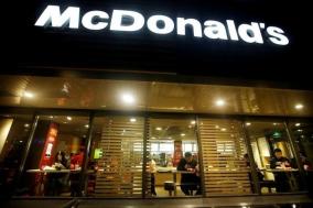 米マクドナルドで侮辱された店員が客と大乱闘（動画）
