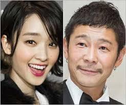 剛力彩芽&ZOZO前澤氏、ほろ酔い状態ライブ配信が痛いと話題