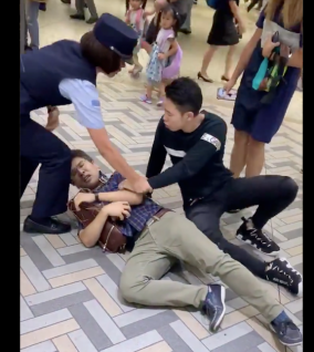 盗撮被害者の彼氏が盗撮犯を確保する動画が拡散