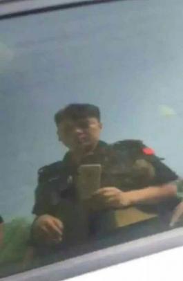 パトロール中に撮影したカーセックス動画を流出させた警官を逮捕