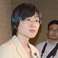 子連れ議員緒方夕佳、のど飴舐め質疑で懲罰騒動