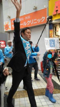 立憲民主党候補が児童を選挙活動に動員