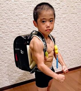 マッチョすぎる8歳児今井竜惺くんが話題