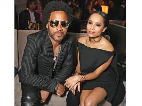 レニー・クラヴィッツ娘が母と同じポーズでセミヌード