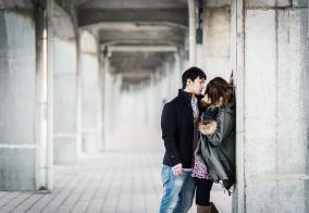 エロいニュース！女子大生を「壁ドン」…下半身を触り続ける　強制わいせつ容疑で無職男を逮捕
