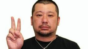 ケンドーコバヤシ、AV物色現場を撮られる