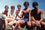 1982年から5年に1度、30年に渡って撮影し続けた友情写真