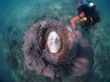激裏ヘッドラインニュース 2015/10/19(月) 16時12分 こんなん見たら溺れるわ！人面彫刻を海に沈めてサンゴ礁と生態系を守るプロジェクト