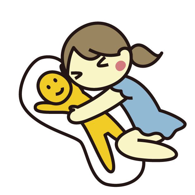 抱き枕を抱いて寝る女の子のイラスト