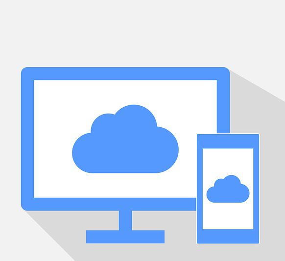 パソコンとスマホに画面にある雲のイラスト