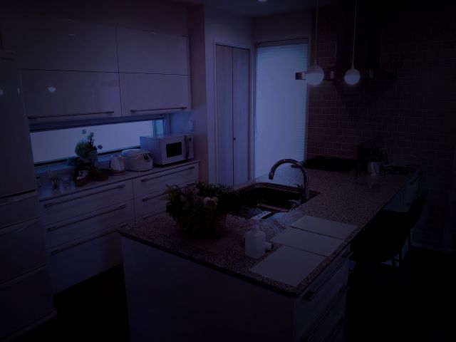 薄暗いキッチン