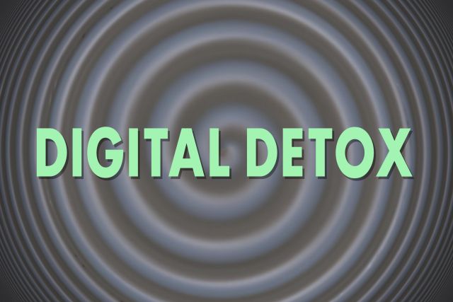 波紋の上に書かれたDigital detoxの文字