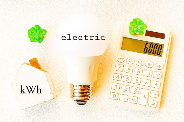 電気の使用量と電卓