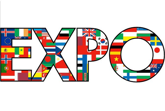 EXPOの文字の中にあるさまざまな国旗