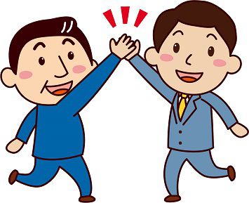 ハイタッチする上司と部下