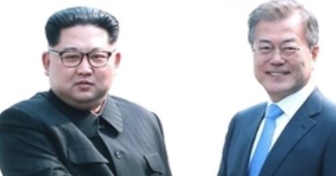 メガネをかけた朝鮮人二人