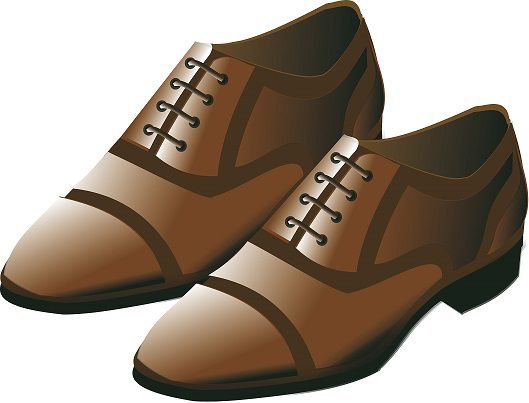 茶色の紐付き革靴