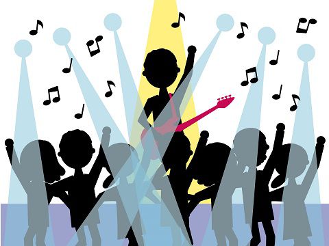 盛り上がるライブ会場