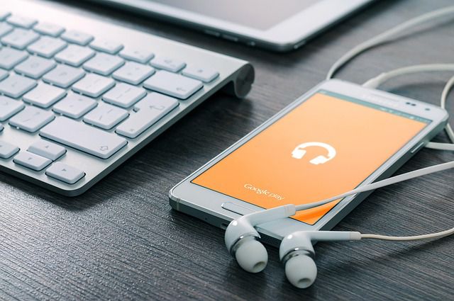 スマホアプリで音楽を聞く