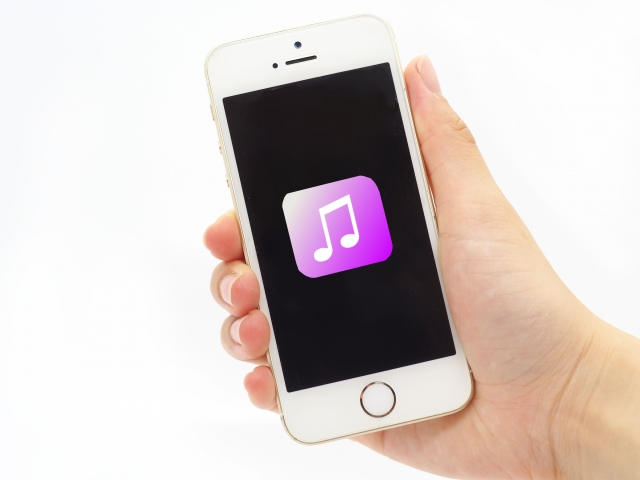 iPhoneの画面に表示されるミュージックアプリのアイコン