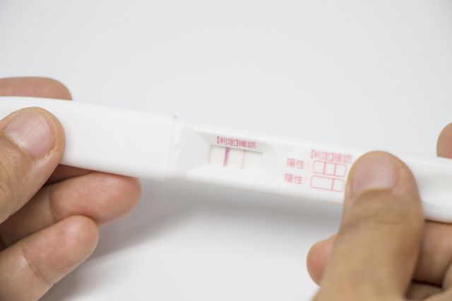妊娠反応が出ている妊娠検査薬