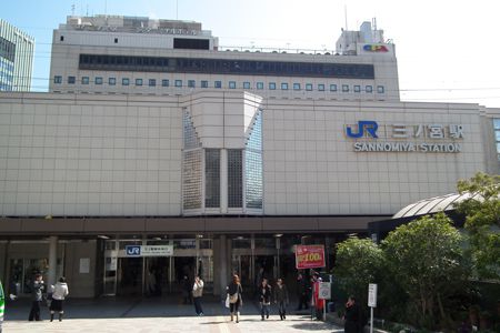 神戸・三宮駅