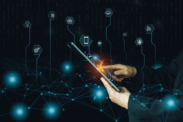 タブレットで検索する人