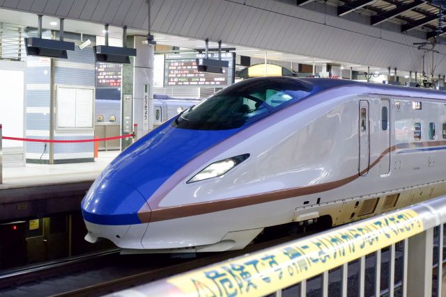 東京駅に停まっている新幹線