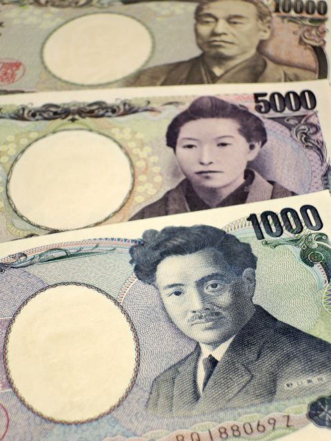 1万円札と5千円札と千円札