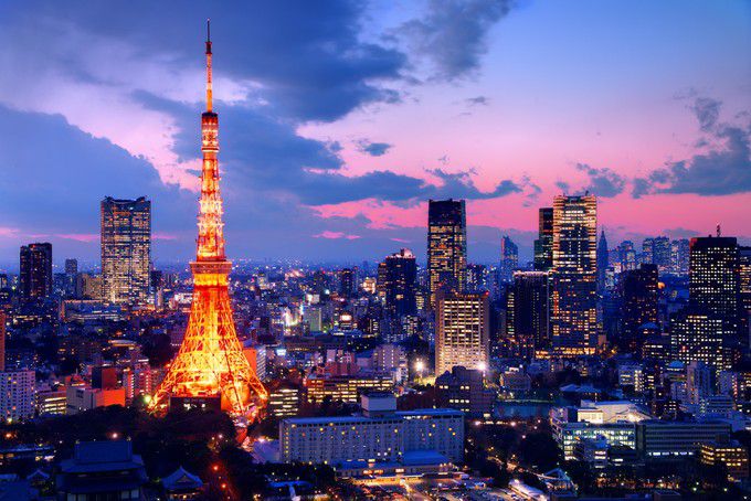 オレンジ色に光る東京タワー