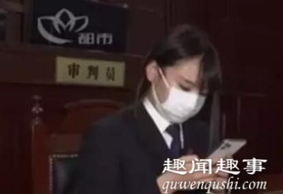 マスクをした中国人女性