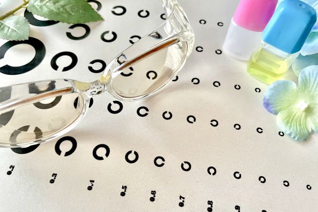 視力検査と保護メガネ