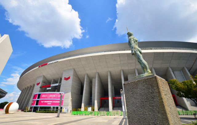 ヤンマースタジアムの入口